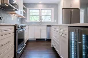 118 Ruggles Ave, Newport, RI 02840 - Photo 17