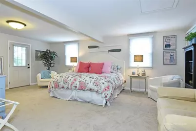 17 Melbourne Drive, Narragansett, RI 02882 - Photo 9