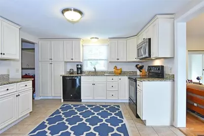 17 Melbourne Drive, Narragansett, RI 02882 - Photo 5