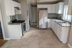 18 Berkley St, Providence, RI 02746 - Photo 5