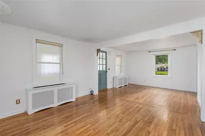 37 Reservoir Road, Middletown, RI 02842 - Photo 3