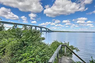 129 Seaside Dr, Jamestown, RI 02835 - Photo 3
