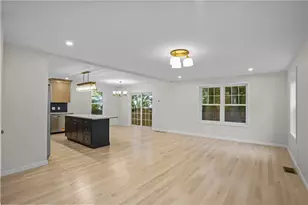 79 Birch St, Pawtucket, RI 02860 - Photo 9