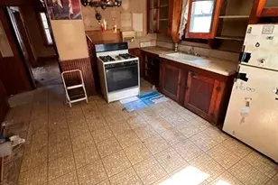 43 Plymouth Rd, Warwick, RI 02818 - Photo 5