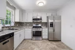 37 Ridgeway Dr, Warren, RI 02885 - Photo 5