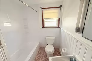 25 Thurston Ave, Newport, RI 02840 - Photo 11