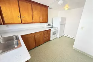 25 Thurston Ave, Newport, RI 02840 - Photo 19