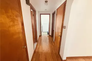 25 Thurston Ave, Newport, RI 02840 - Photo 7
