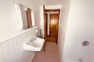25 Thurston Ave, Newport, RI 02840 - Photo 13