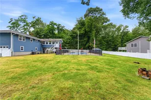 5 Collingwood Dr, Cranston, RI 02921 - Photo 3