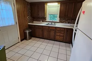27 Clifton Ave, Coventry, RI 02816 - Photo 7