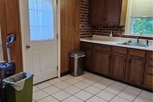 27 Clifton Ave, Coventry, RI 02816 - Photo 5