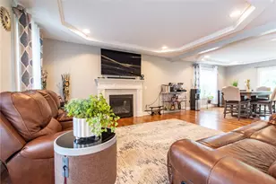 182 Theresa Marie Ave, Woonsocket, RI 02895 - Photo 3