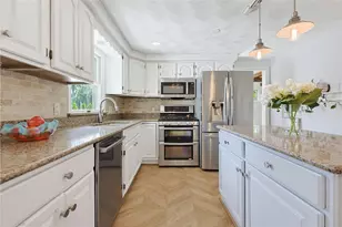 46 Netop Dr, Warwick, RI 02818 - Photo 11