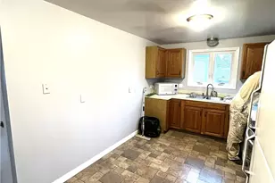23 Butler St, Newport, RI 02840 - Photo 5