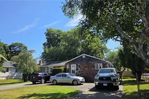 23 Butler St, Newport, RI 02840 - Photo 1