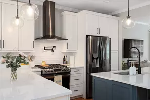 105 Hunting Hill Dr, Cumberland, RI 02864 - Photo 3