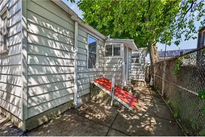 370 Pleasant Street, Pawtucket, RI 02860 - Photo 21
