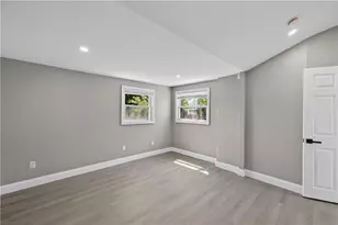 370 Pleasant St, Pawtucket, RI 02860 - Photo 13