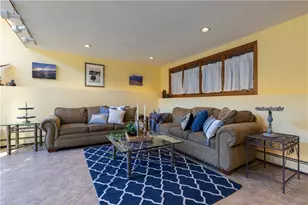 8 Robin Dr, North Kingstown, RI 02852 - Photo 33