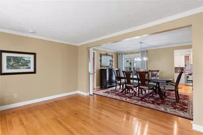 6 Varnum Avenue, Bristol, RI 02809 - Photo 9