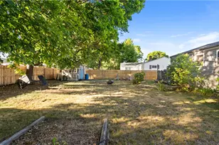 59 Liverpool St, Warwick, RI 02886 - Photo 23