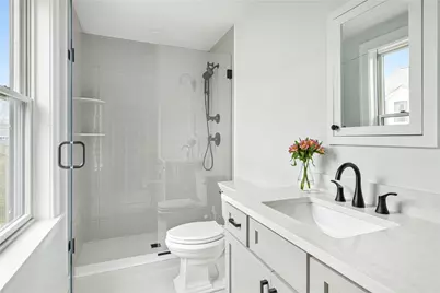 110 Newport Avenue, Middletown, RI 02842 - Photo 19