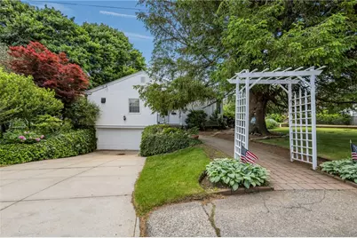 963 Hartford Avenue, Johnston, RI 02919 - Photo 3