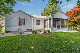 963 Hartford Ave, Johnston, RI 02919 - Photo 5