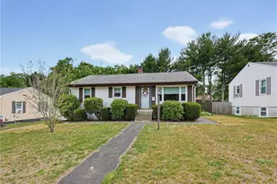 19 Louise Dr, West Warwick, RI 02893 - Photo 9