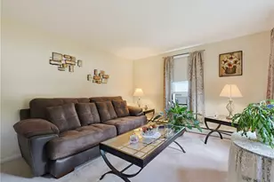 19 Louise Dr, West Warwick, RI 02893 - Photo 11