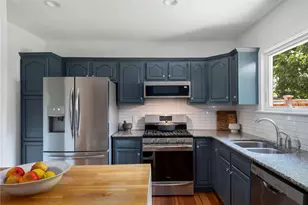 229 6th St, Providence, RI 02906 - Photo 23