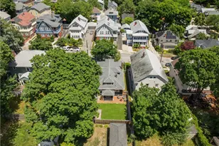 229 6th St, Providence, RI 02906 - Photo 45