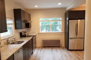 49 Merton Rd, Newport, RI 02840 - Photo 5