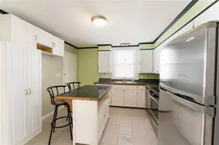 366 Park Pl, Woonsocket, RI 02895 - Photo 7