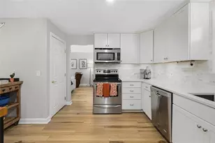 208 Marlborough St, East Greenwich, RI 02818 - Photo 9