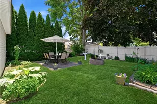 94 Francis Ave, Pawtucket, RI 02860 - Photo 7