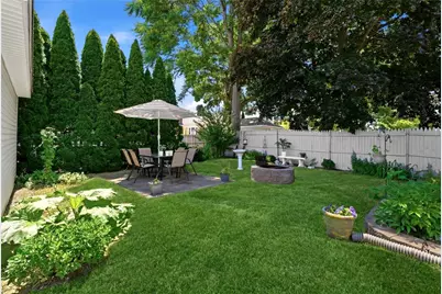 94 Francis Avenue, Pawtucket, RI 02860 - Photo 7