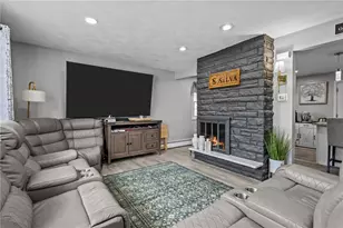 71 Garfield St, North Providence, RI 02904 - Photo 9