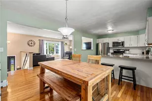22 Kinnicutt Ave, Warren, RI 02885 - Photo 5