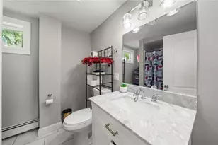 35 Sisson St, Providence, RI 02909 - Photo 9