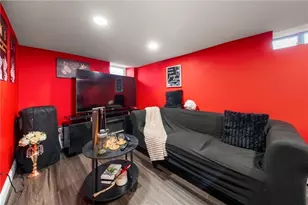 35 Sisson St, Providence, RI 02909 - Photo 15