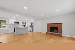 76 Beverly Rd, East Providence, RI 02915 - Photo 5