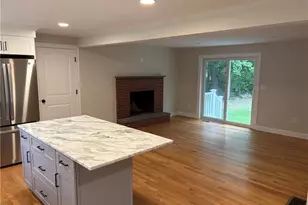 76 Beverly Rd, East Providence, RI 02915 - Photo 9