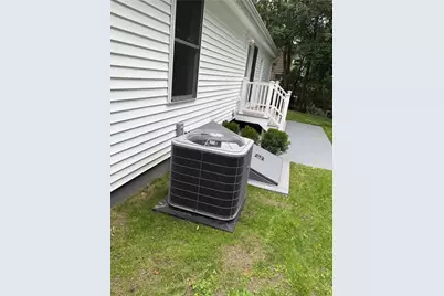 76 Beverly Road, East Providence, RI 02915 - Photo 9