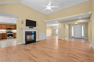 125 West Rd, Cumberland, RI 02864 - Photo 11