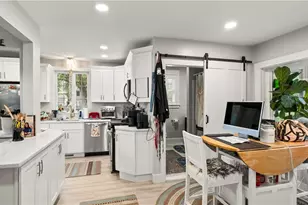 29 Burt St, Warwick, RI 02886 - Photo 17