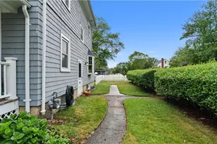 29 Burt St, Warwick, RI 02886 - Photo 7