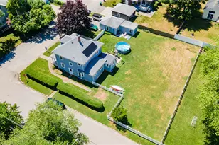 29 Burt St, Warwick, RI 02886 - Photo 5