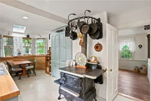 366 Abbott Valley Run Rd, Cumberland, RI 02864 - Photo 9